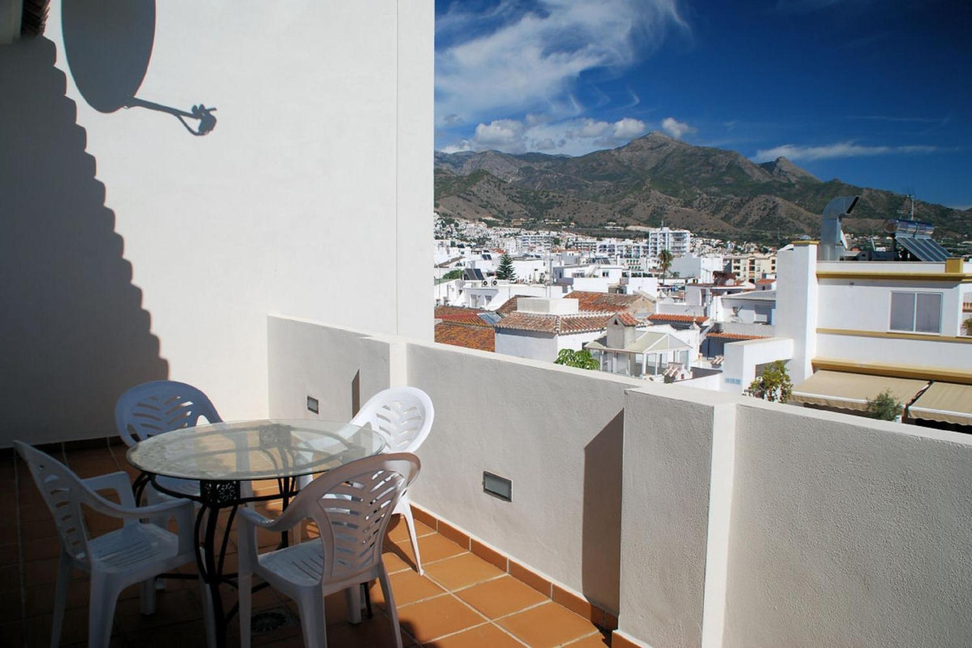 Apartamentos Plaza Nerja Exterior photo